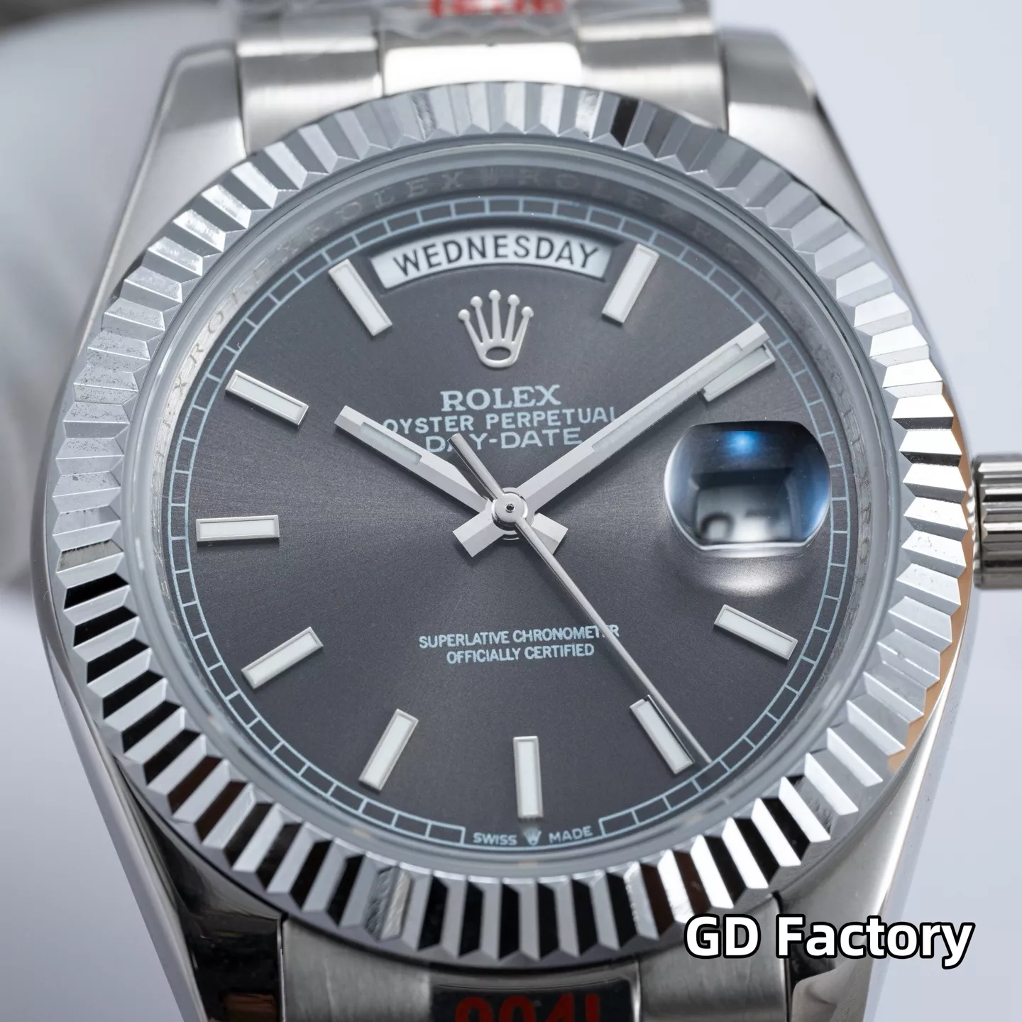 루이비통 40mm 데이데이트 사파이어 크리스탈 메탈 시계 상세 이미지 10