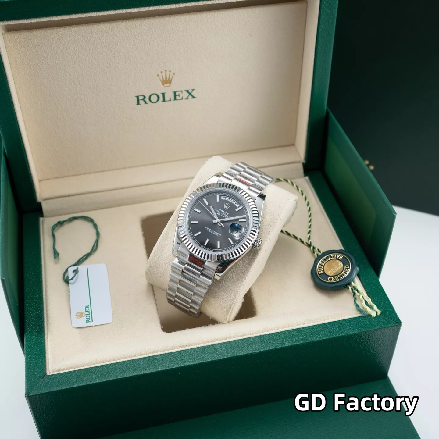 루이비통 40mm 데이데이트 사파이어 크리스탈 메탈 시계 상세 이미지 2