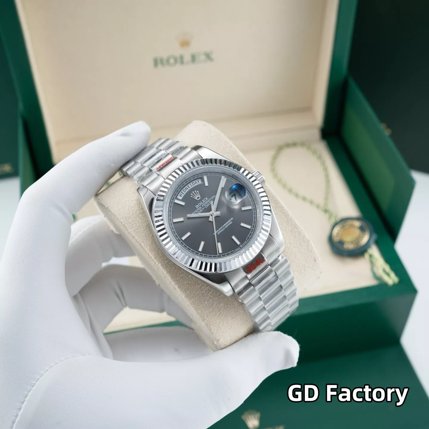 루이비통 40mm 데이데이트 사파이어 크리스탈 메탈 시계 상세 이미지 4