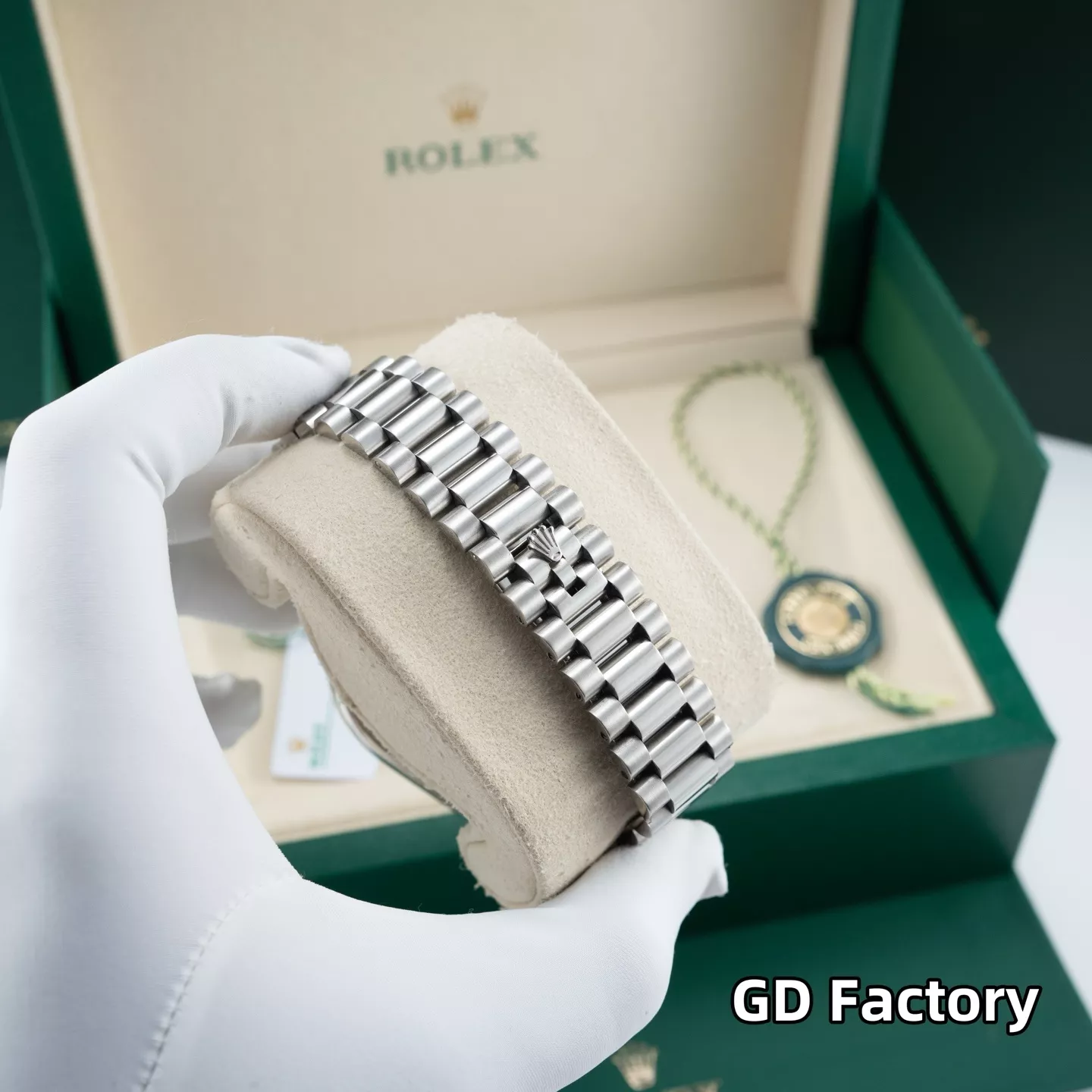 루이비통 40mm 데이데이트 사파이어 크리스탈 메탈 시계 상세 이미지 7