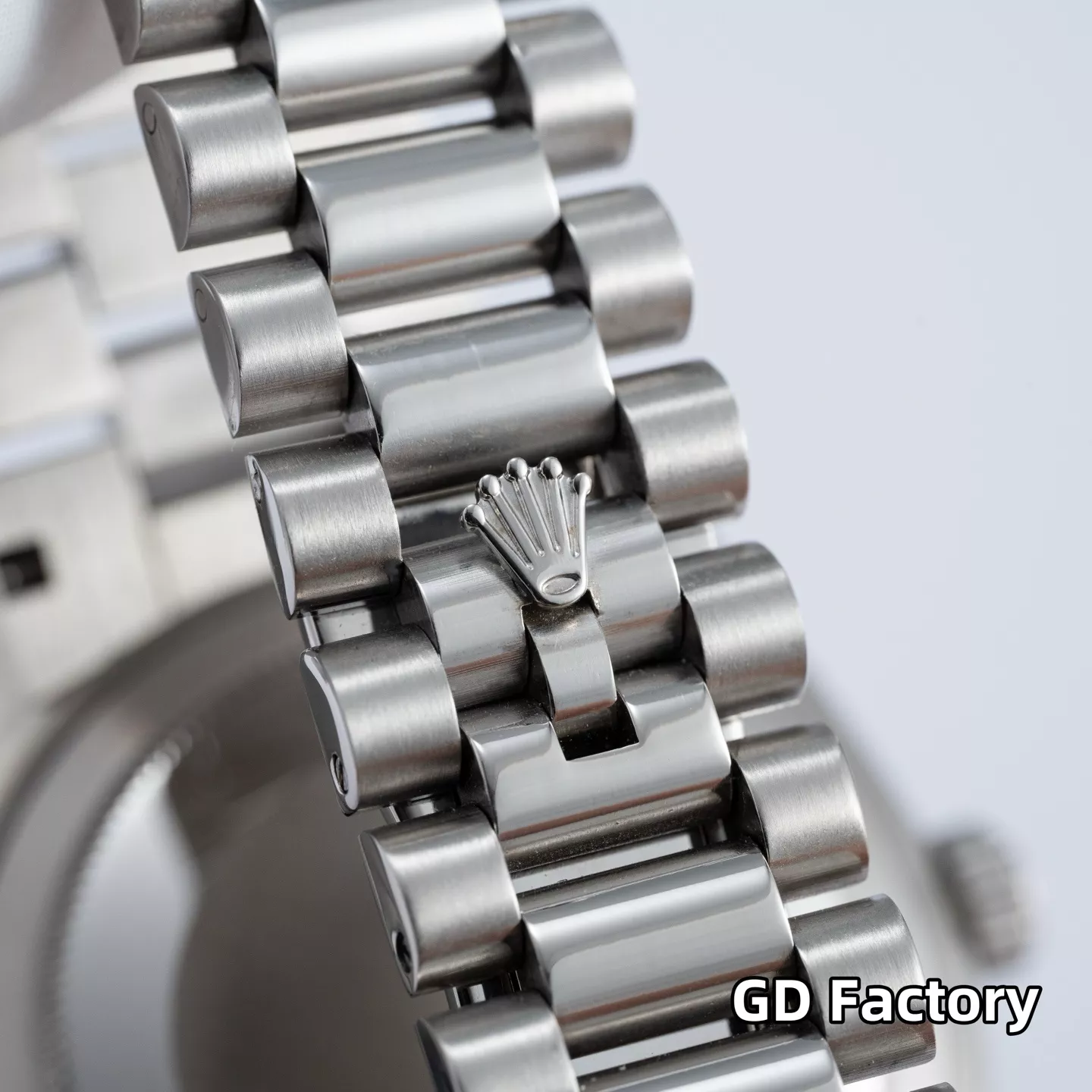 루이비통 40mm 데이데이트 사파이어 크리스탈 메탈 시계 상세 이미지 17