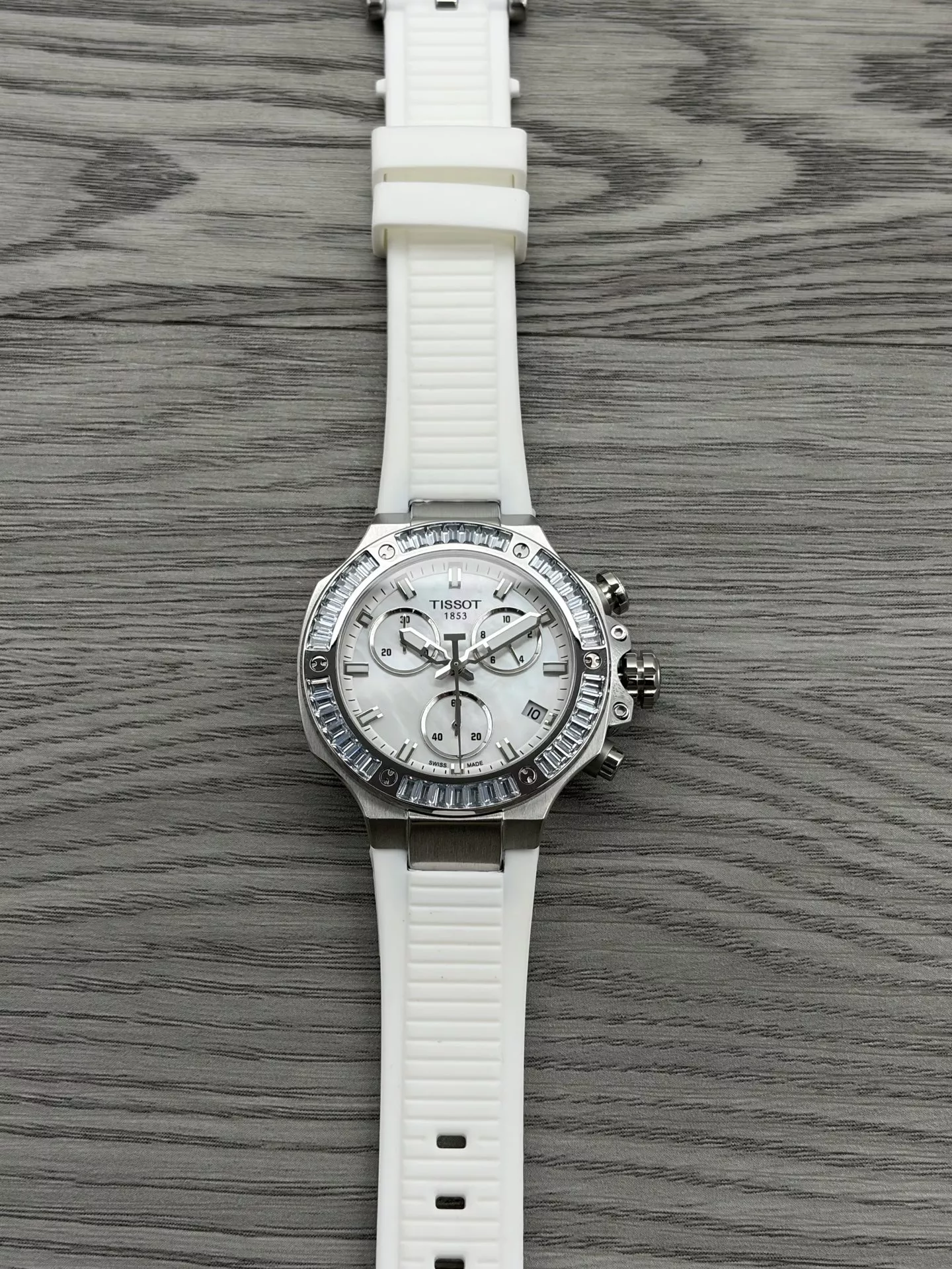 티쏘 모토GP 38mm 실리콘 스트랩 크로노그래프 손목시계 상세 이미지 2