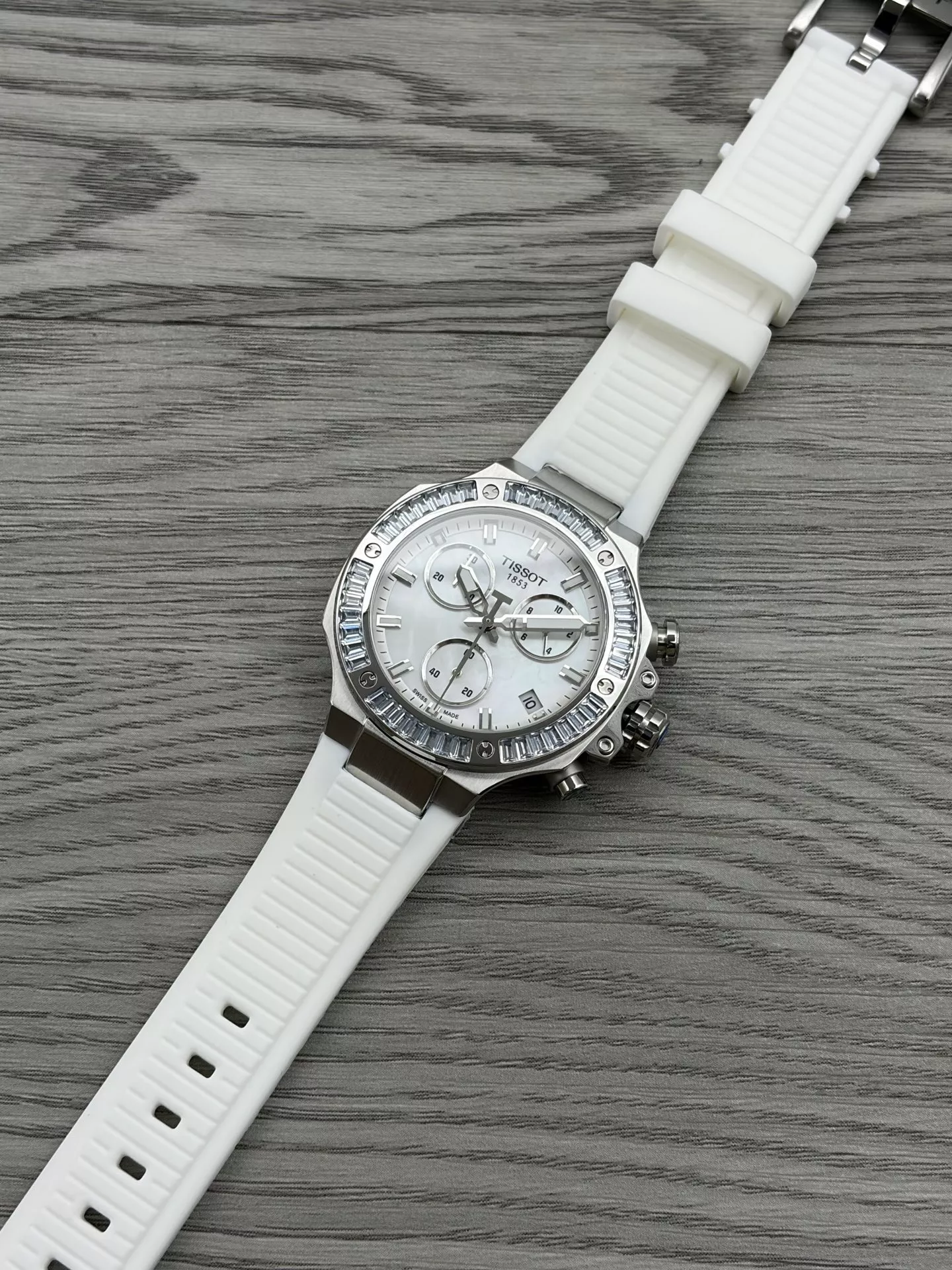 티쏘 모토GP 38mm 실리콘 스트랩 크로노그래프 손목시계 상세 이미지 3
