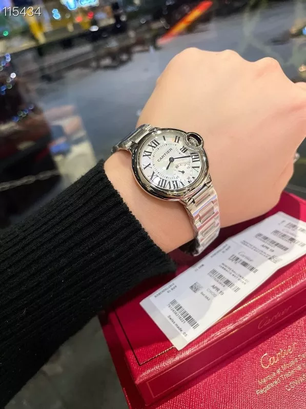 까르띠에 블루 벌룬 33mm 다이아 베젤 쿼츠 메탈 손목시계 상세 이미지 8
