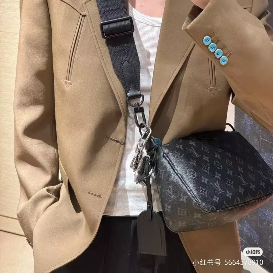 루이비통 모노그램 28cm 포쉐트 악세수아 바게트백 상세 이미지 19