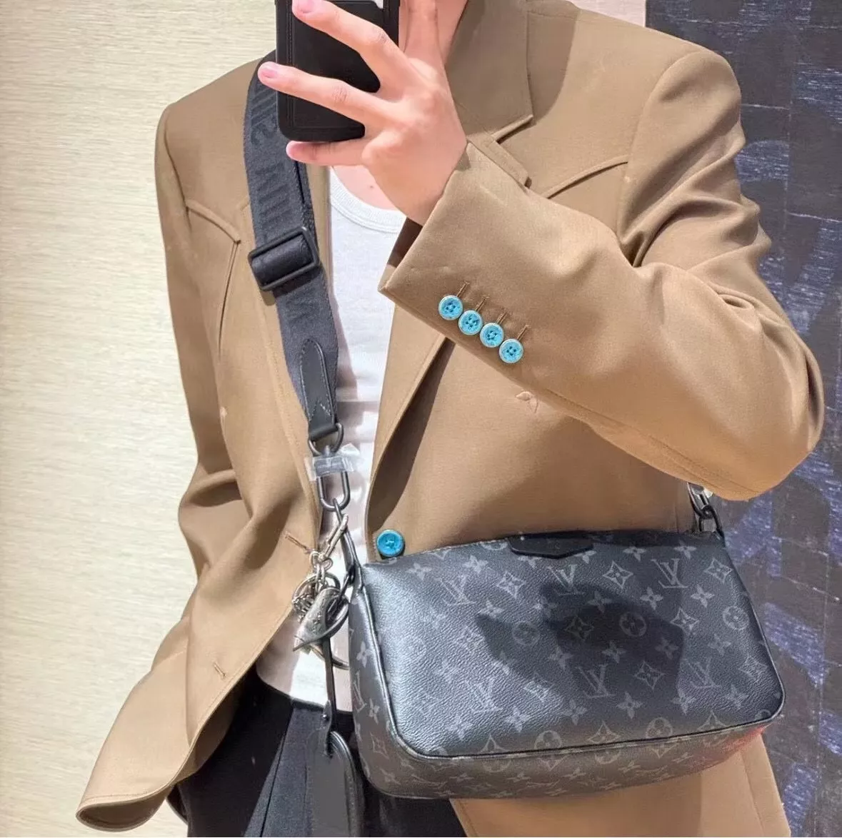 루이비통 모노그램 28cm 포쉐트 악세수아 바게트백 상세 이미지 20