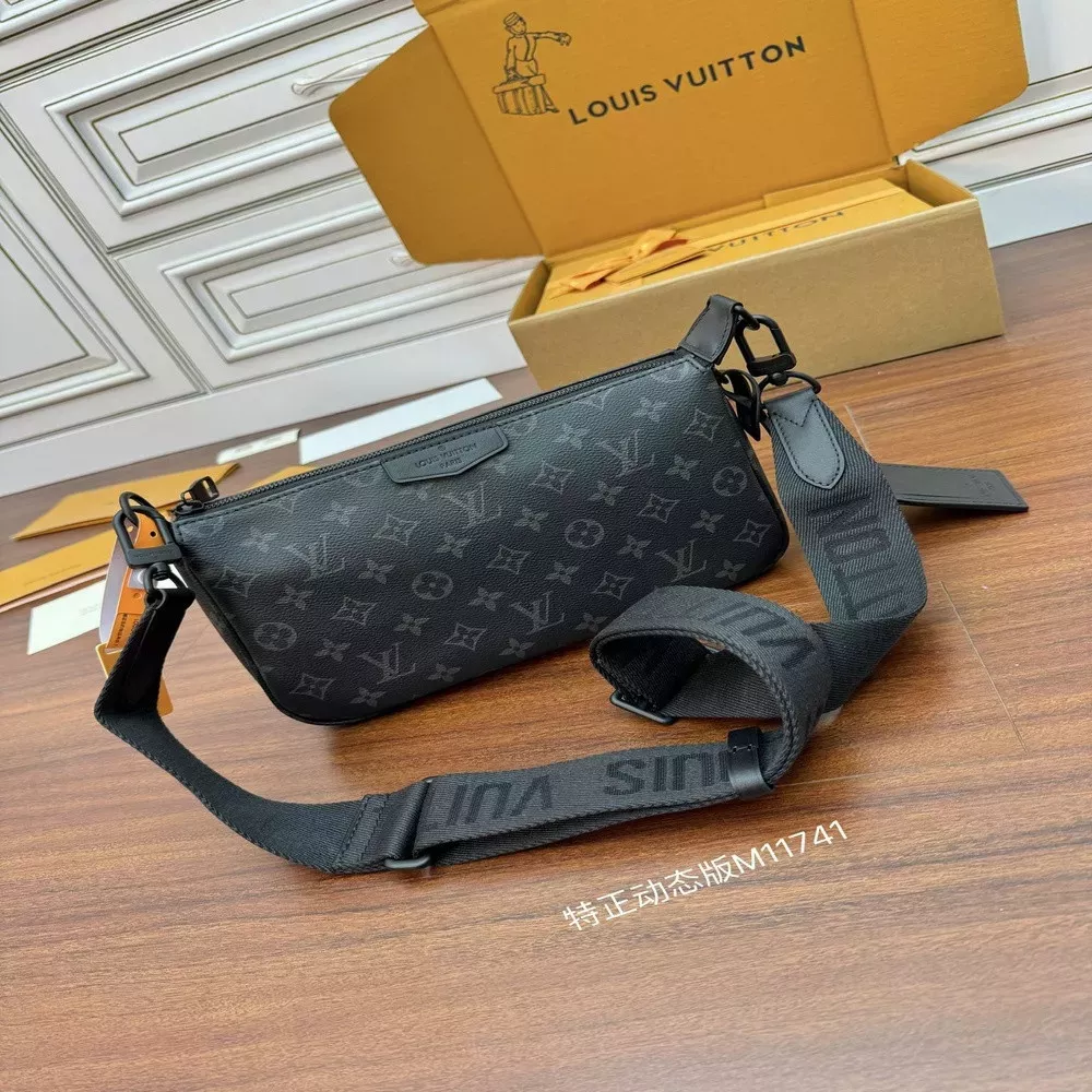루이비통 모노그램 28cm 포쉐트 악세수아 바게트백