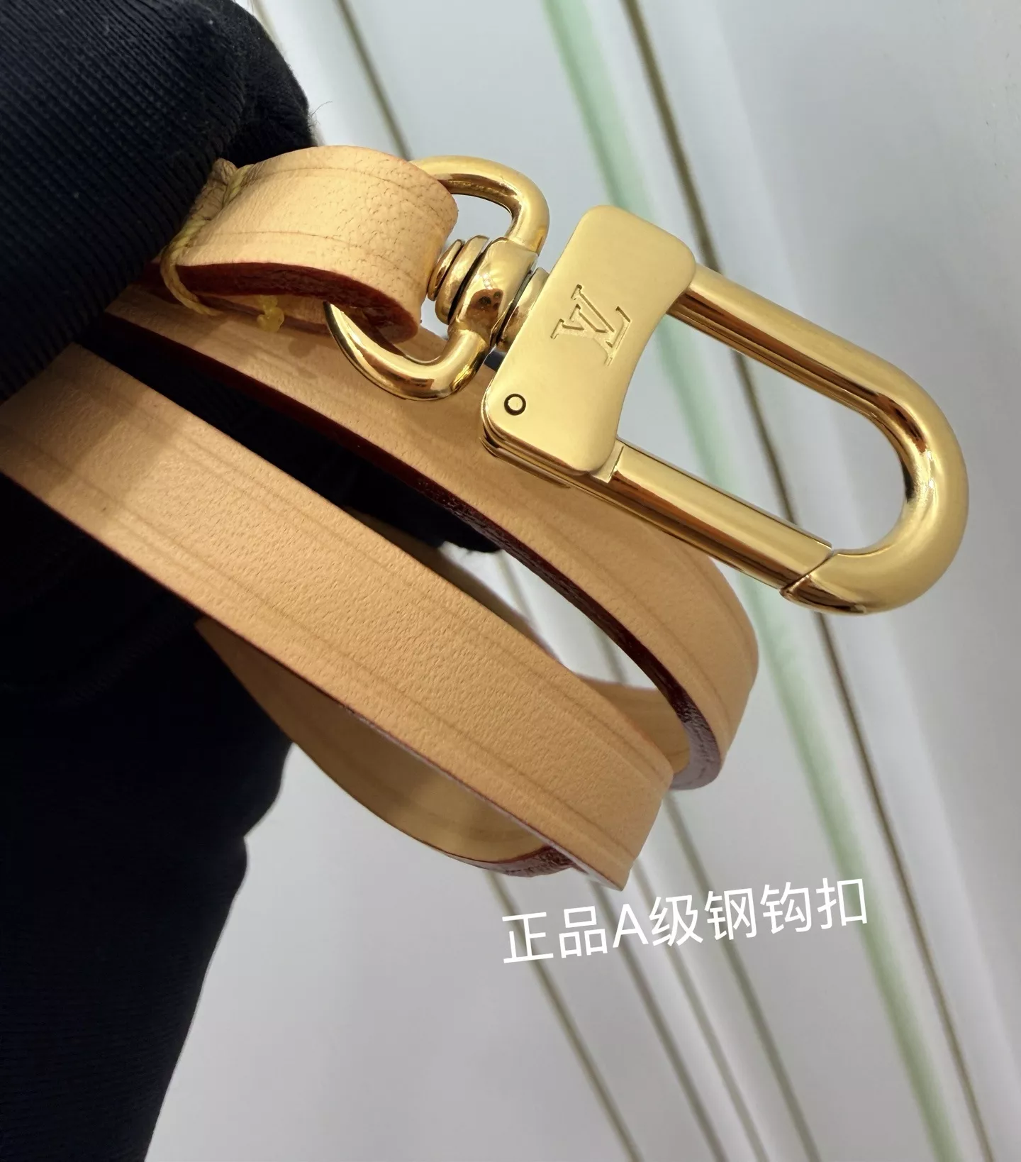 루이비통 데님 모노그램 체인 플랩 숄더백 상세 이미지 8