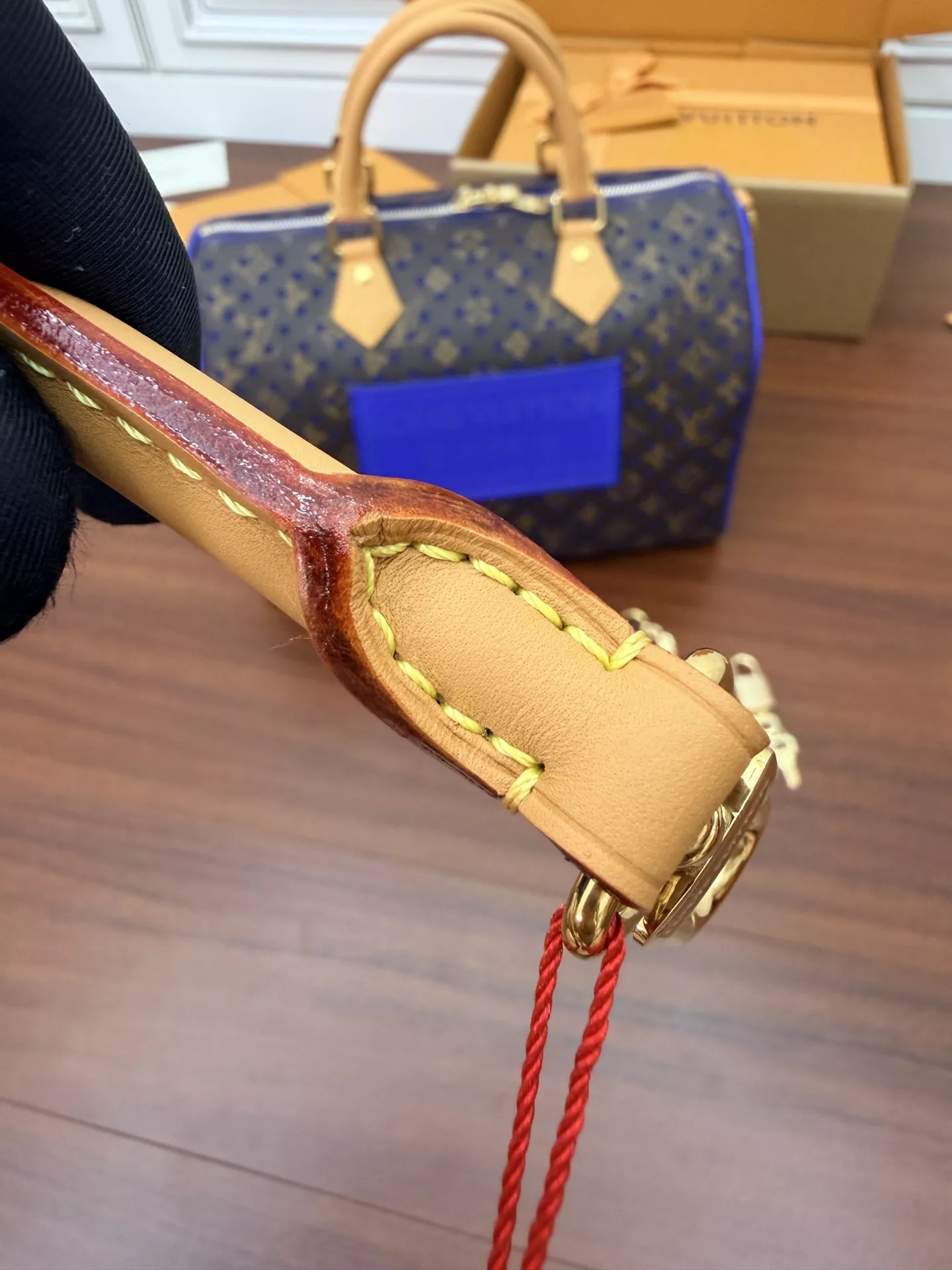 루이비통 모노그램 패턴 핸들 스트랩 보스턴백 상세 이미지 20
