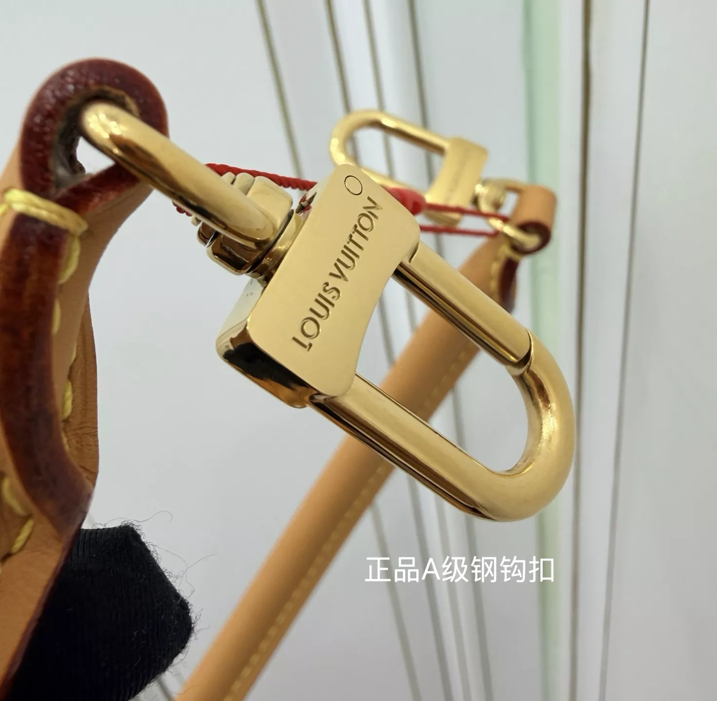 루이비통 모노그램 패턴 핸들 스트랩 보스턴백 상세 이미지 7