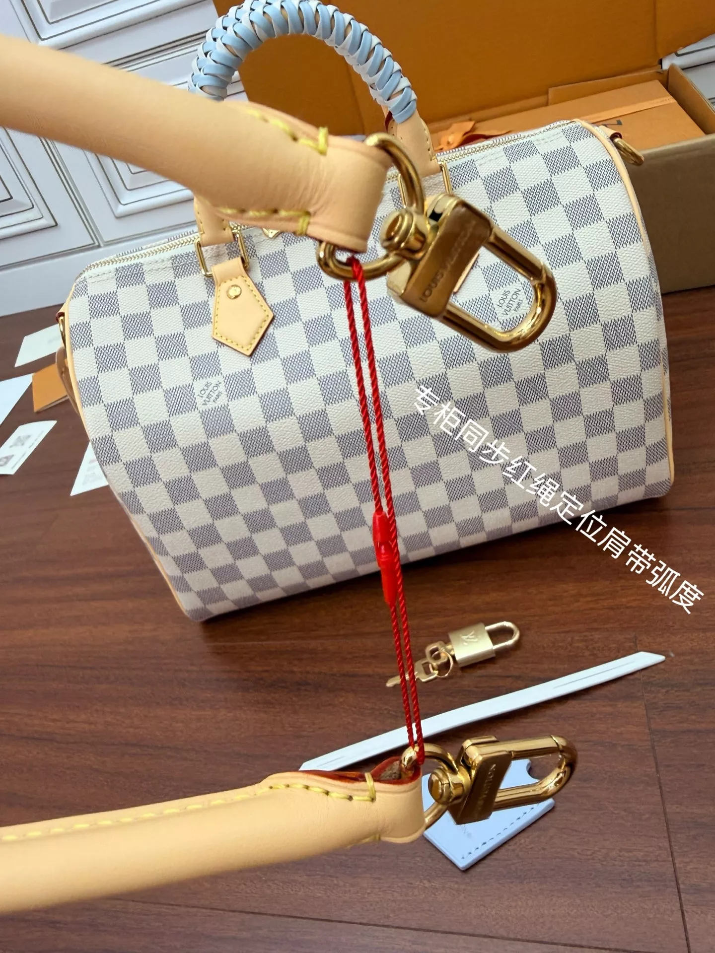 루이비통 다미에 패턴 반달 실루엣 보스턴백 상세 이미지 7
