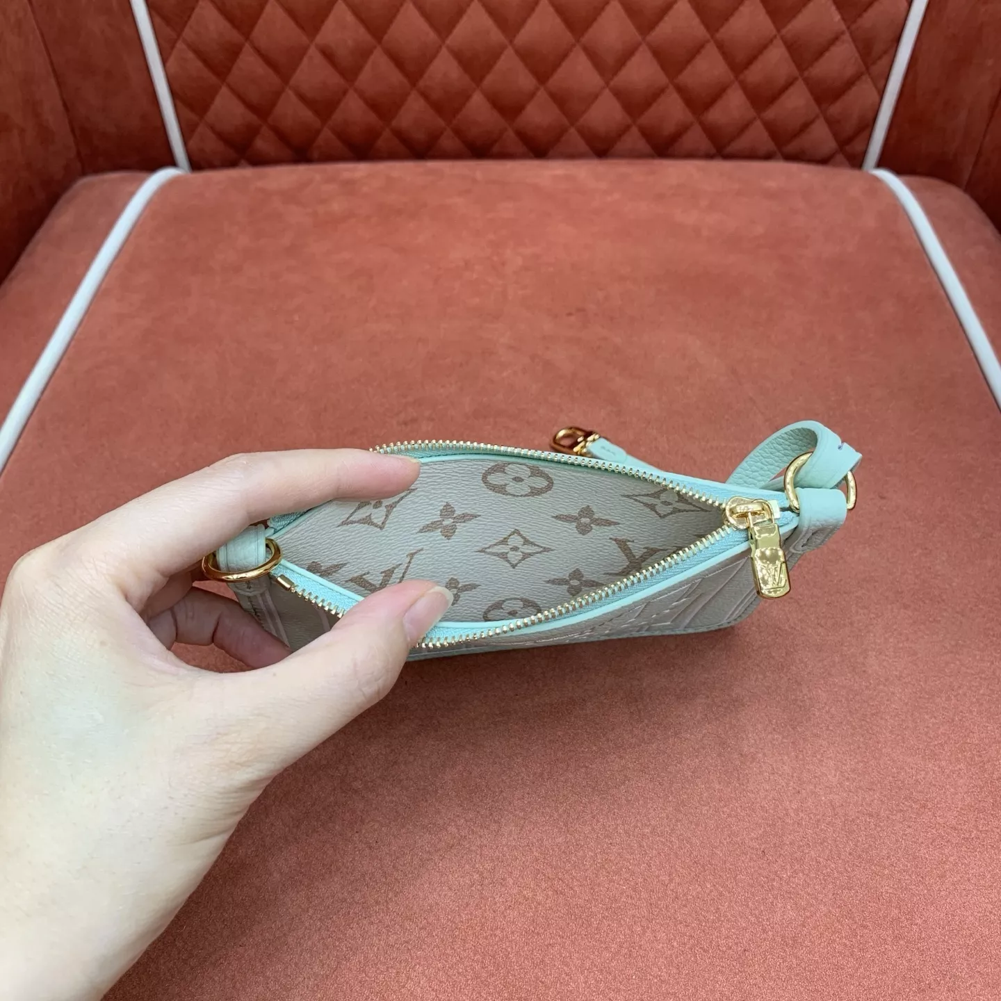 루이비통 BB 리버서블 쇼핑백 캔버스 토트백 상세 이미지 15