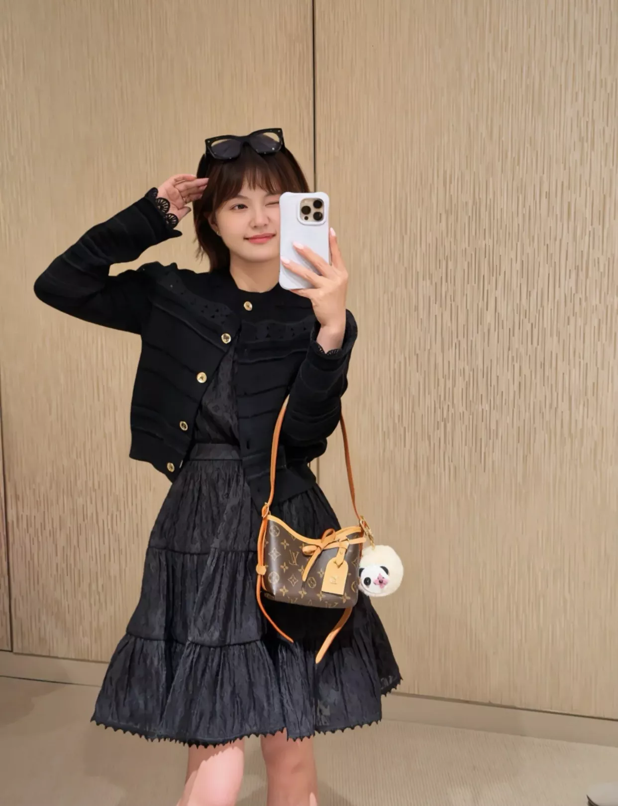 루이비통 나노 캐리올 모노그램 미니 토트백 상세 이미지 38