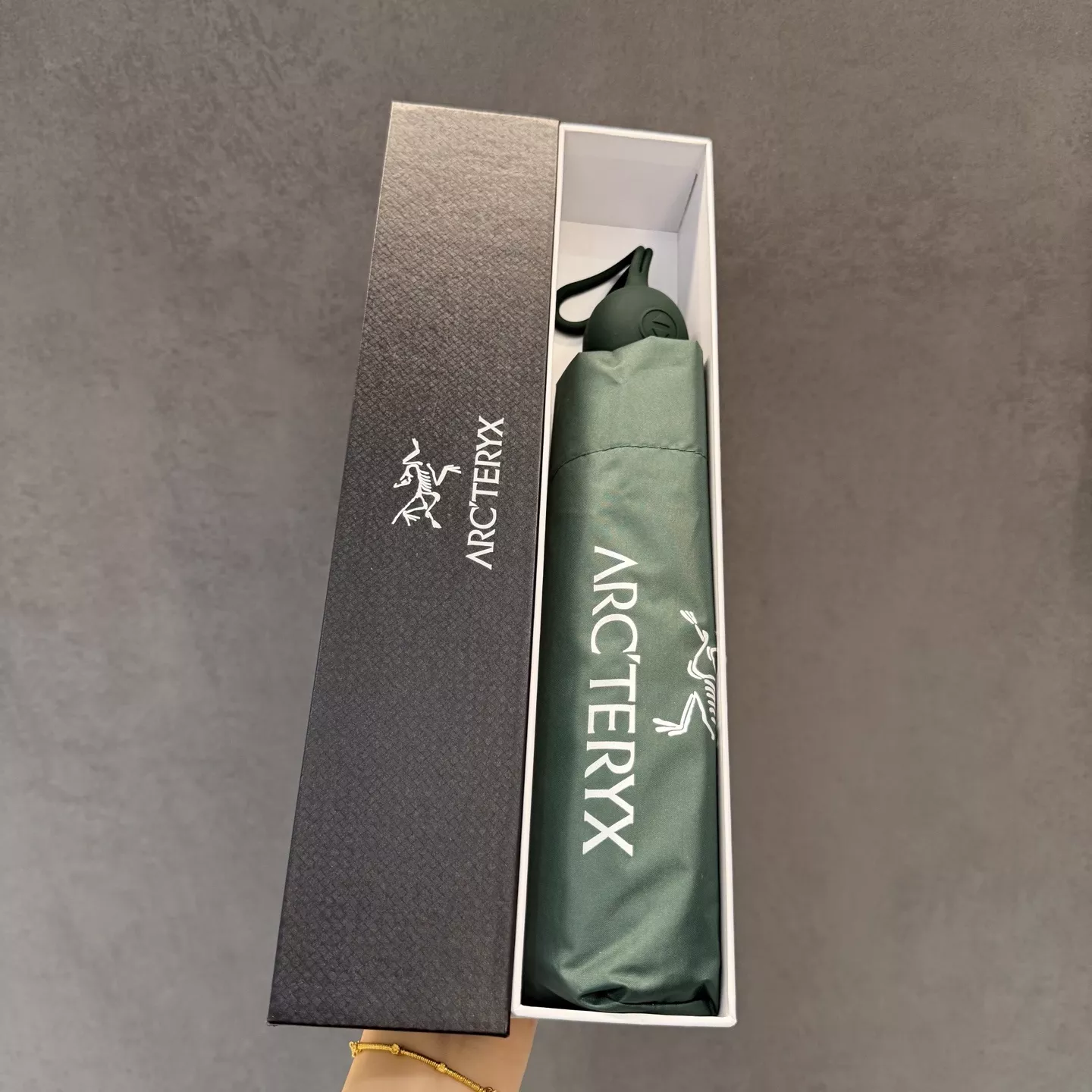 아크테릭스 전자동 접이식 블랙코팅 자외선 차단 우산 상세 이미지 2