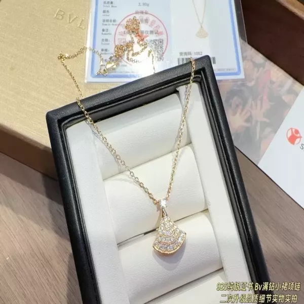 불가리 샴페인골드 풀파베 드레스 모티프 목걸이