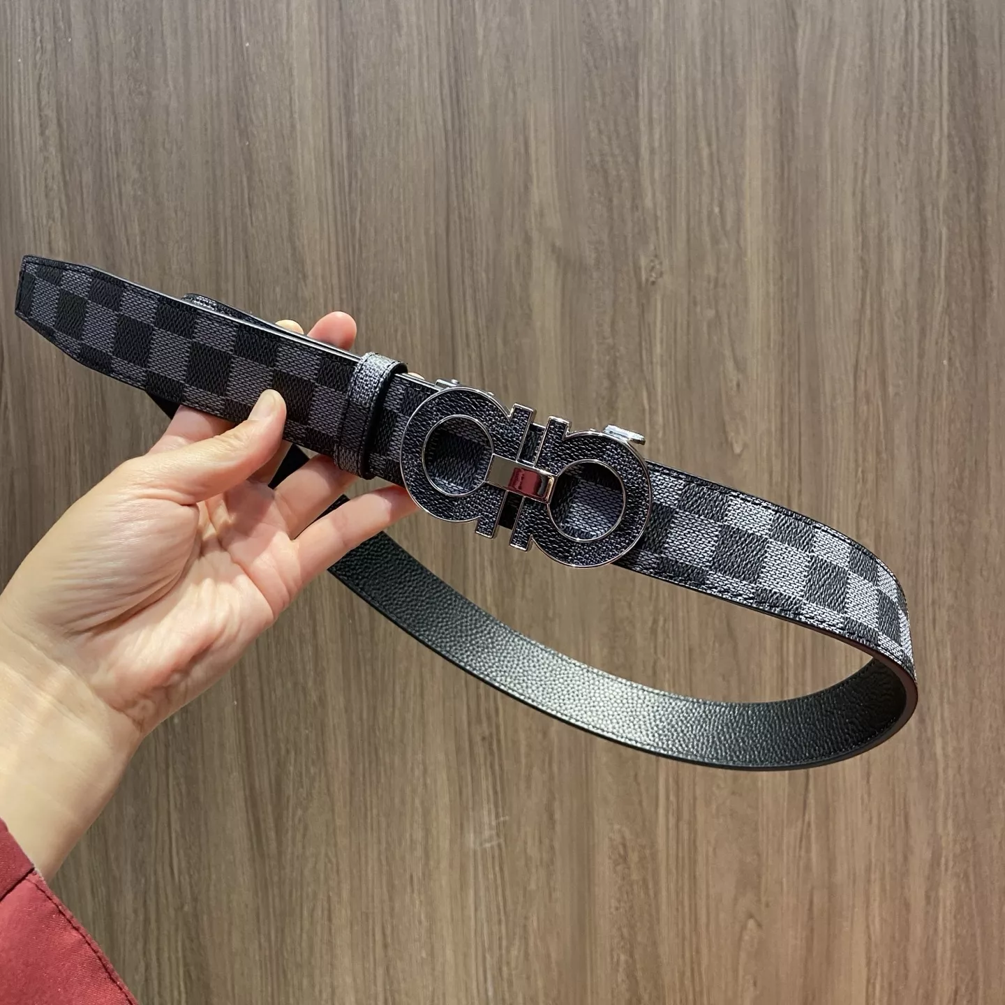 페라가모 더블 G 버클 체크 패턴 가죽 벨트 상세 이미지 15
