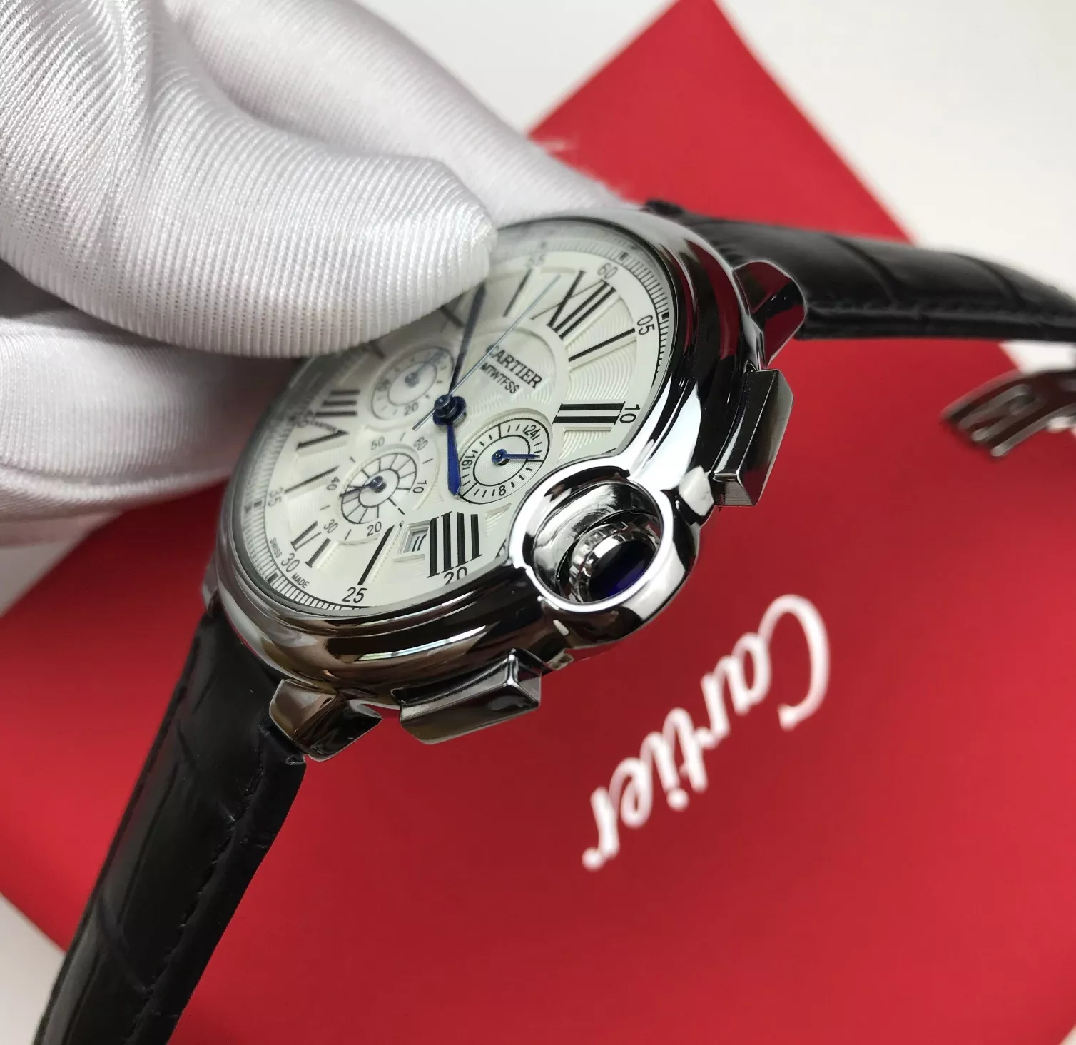 까르띠에 블루 벌룬 식스 핸즈 42mm 가죽 손목시계 상세 이미지 6