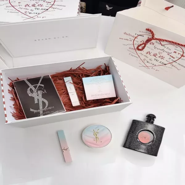 입생로랑 블랙 오피움 향수와 쿠션 립 구성 한정 메이크업 기프트 세트