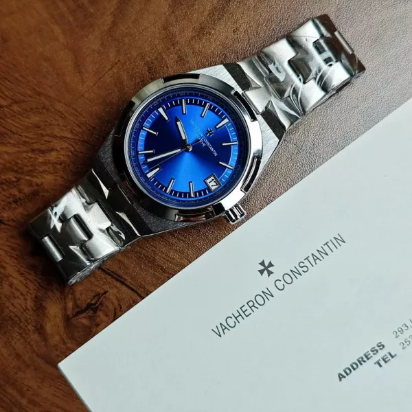 바쉐론콘스탄틴 오버시즈 41mm 블루 다이얼 메탈 시계