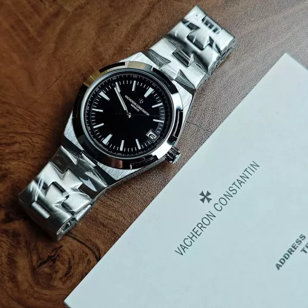바쉐론콘스탄틴 오버시즈 41mm 블랙 다이얼 메탈 손목시계