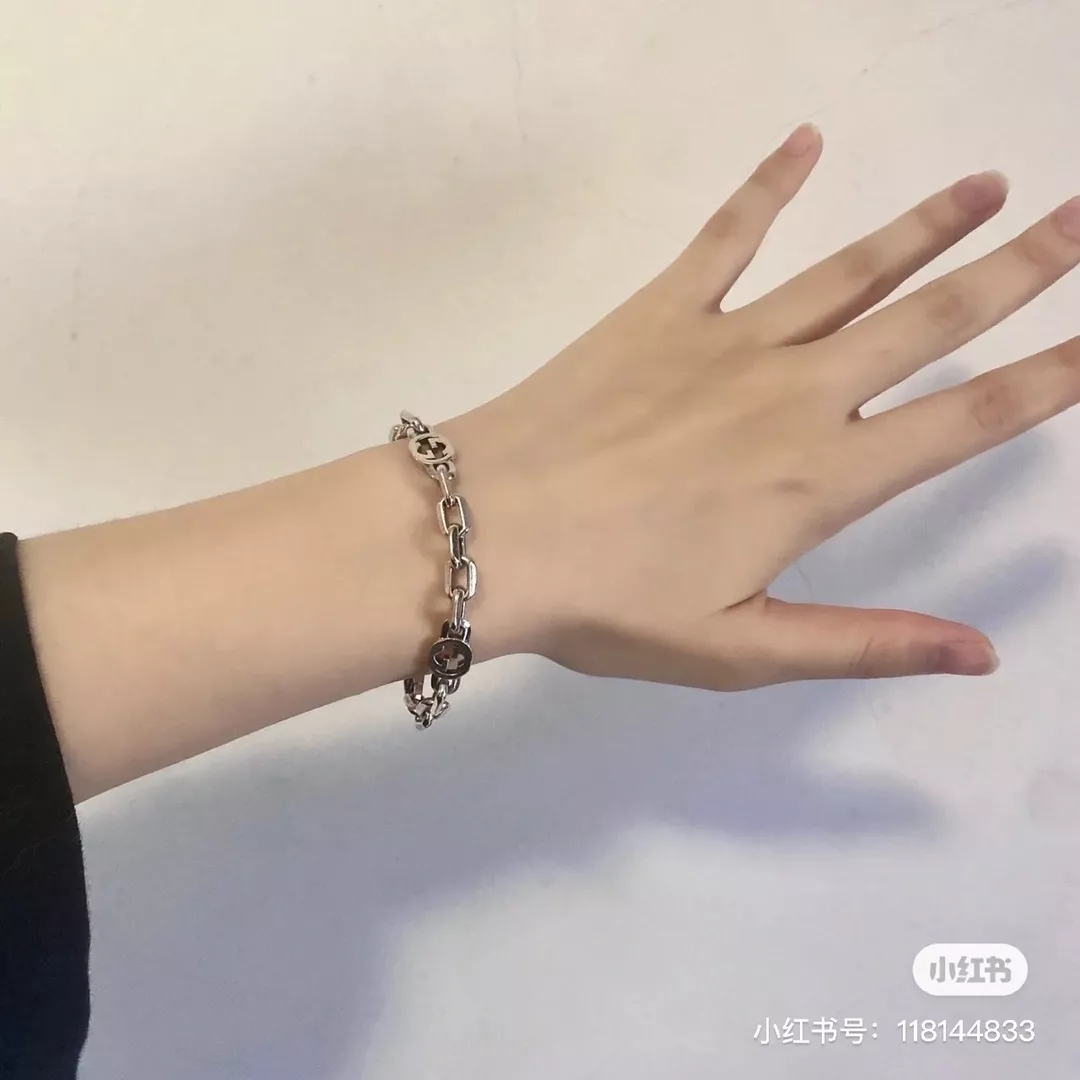 구찌 인터로킹 더블 G 빈티지 실버 체인 팔찌 상세 이미지 7