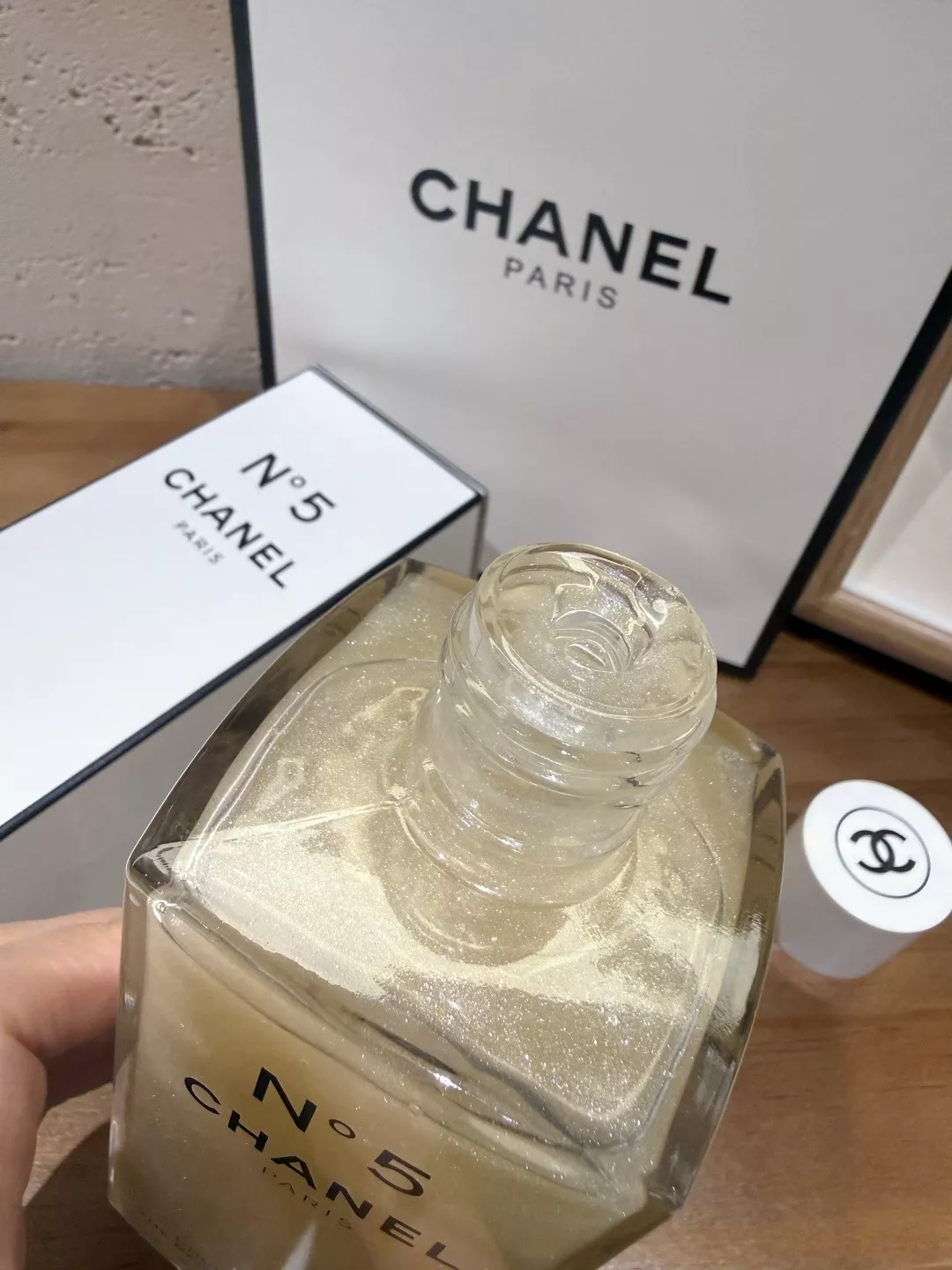 샤넬 넘버5 골드 쉬머 바디 오일 상세 이미지 9