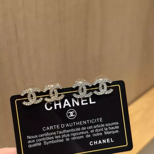 샤넬 클래식 풀큐빅 더블 C 이어링