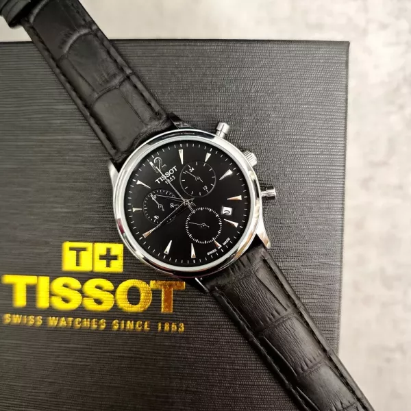 티쏘 트래디션 블랙 다이얼 42mm 크로노그래프 손목시계