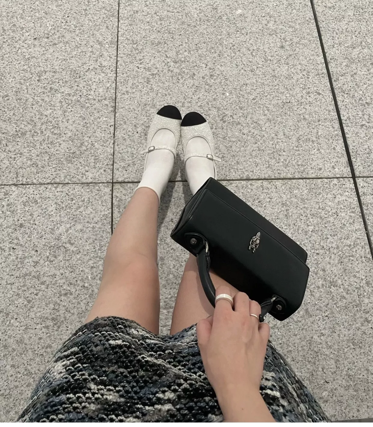 크롬하츠 벨라 콜라보 하트 소드 블랙 레더 바게트백 상세 이미지 14