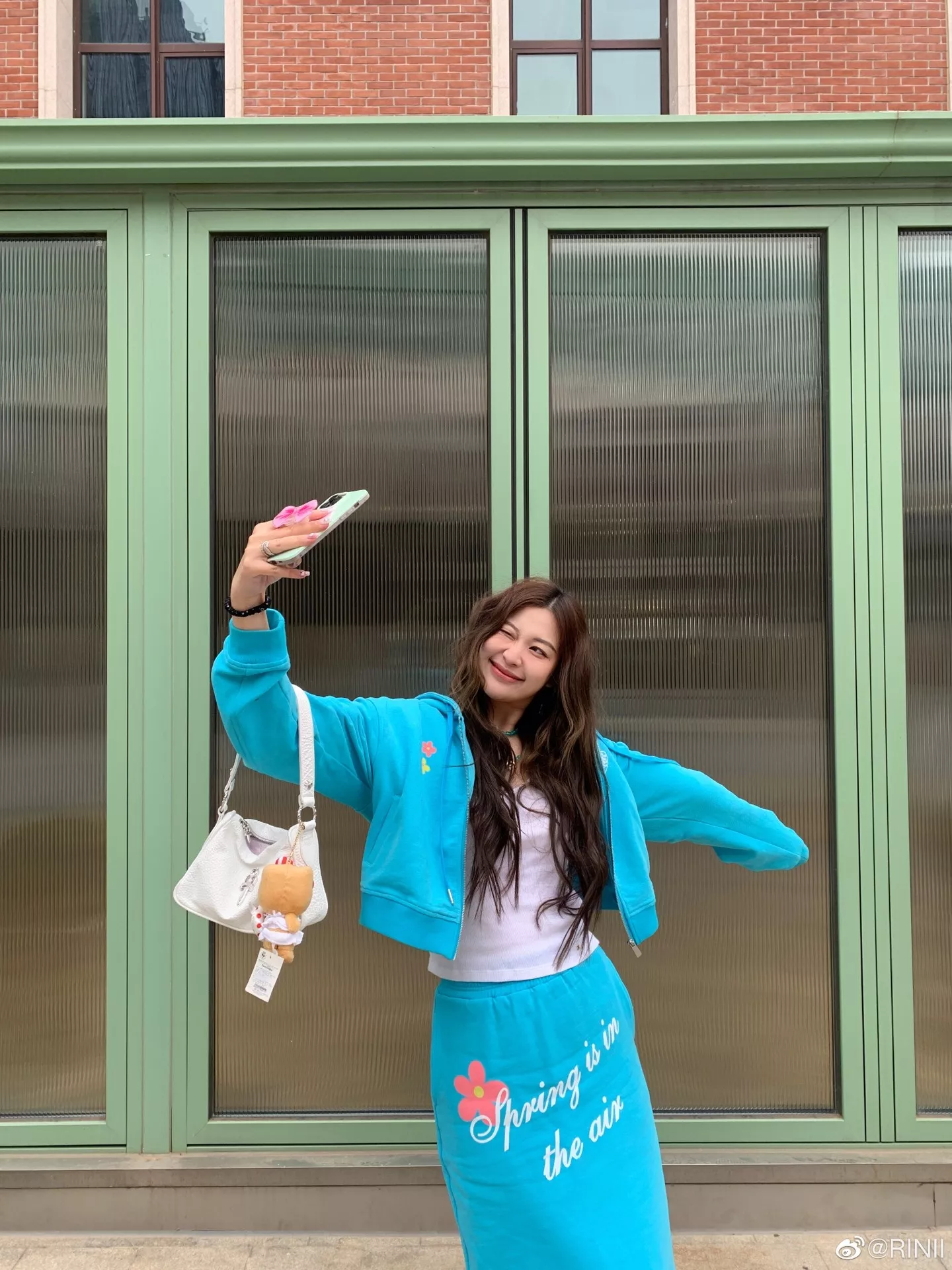 크롬하츠 화이트 그레인 카프스킨 실버 장식 숄더백 상세 이미지 18