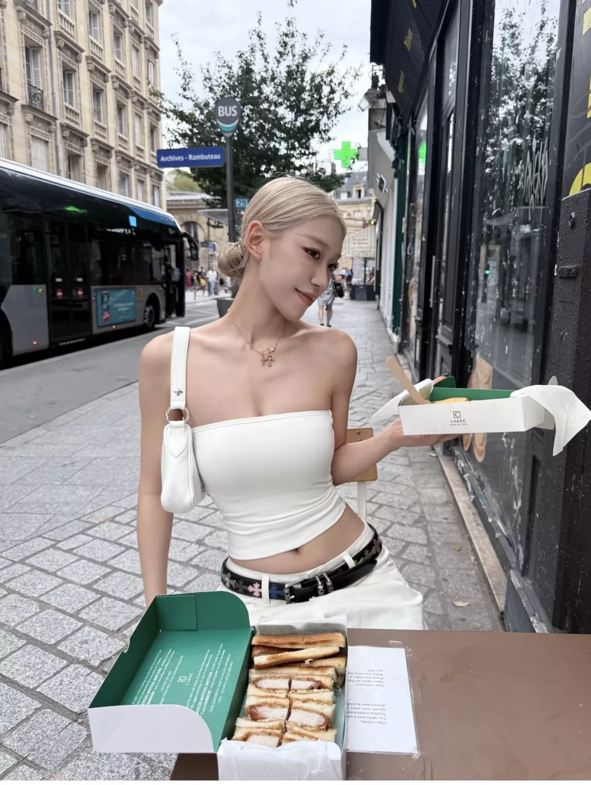 크롬하츠 화이트 그레인 카프스킨 실버 장식 숄더백 상세 이미지 19