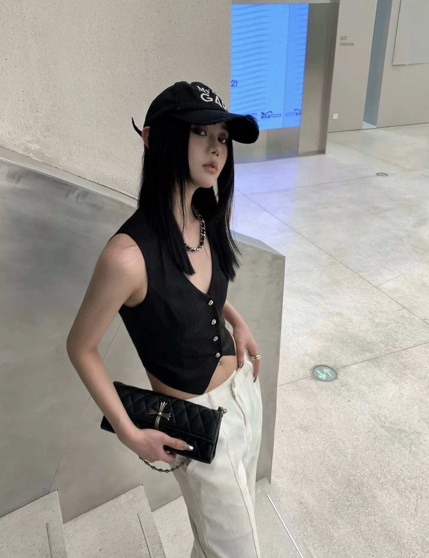 크롬하츠 퀼팅 십자가 플랩 체인 클러치백 상세 이미지 20