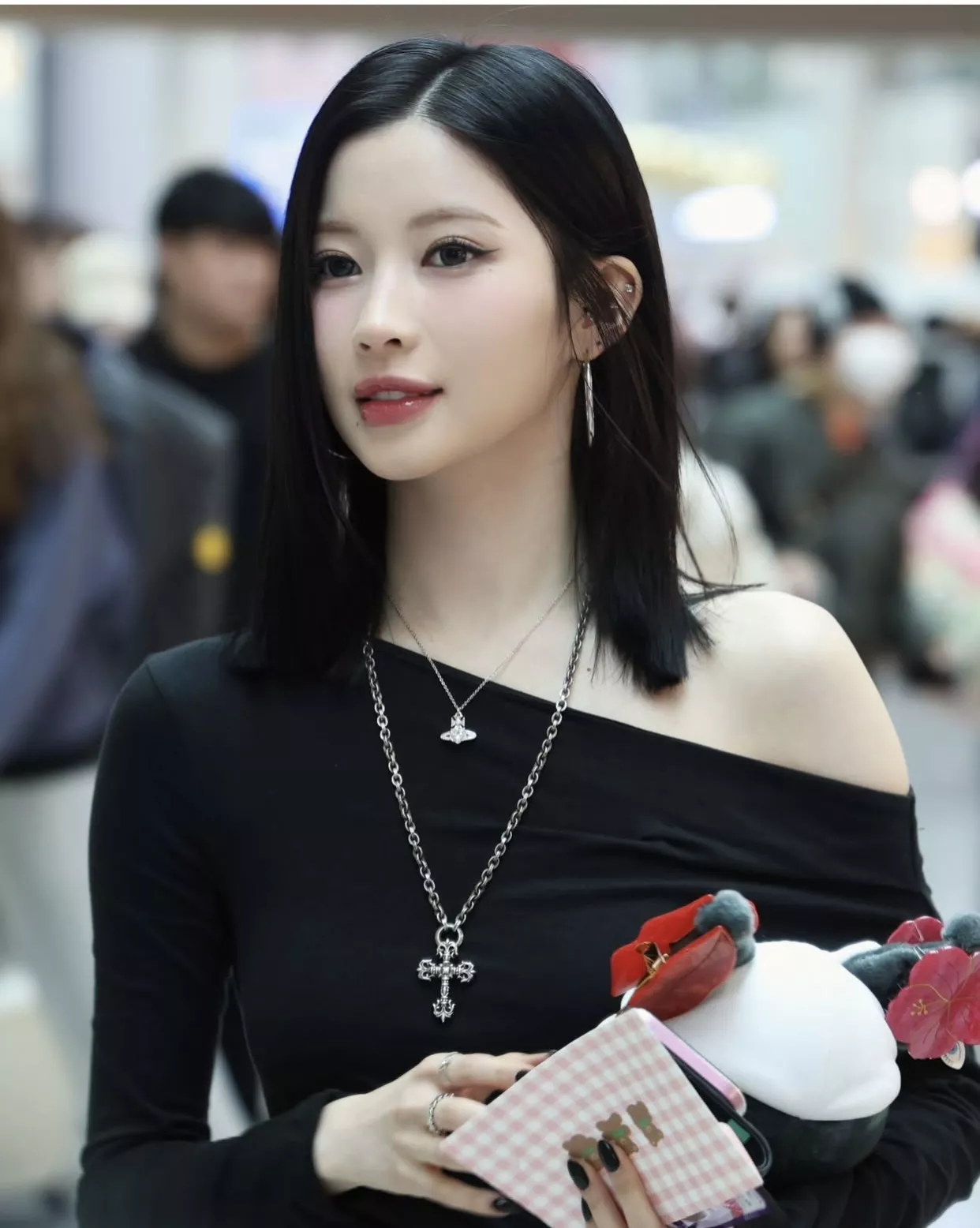 크롬하츠 십자가 플로럴 레터 장식 굵은 링 목걸이 상세 이미지 11