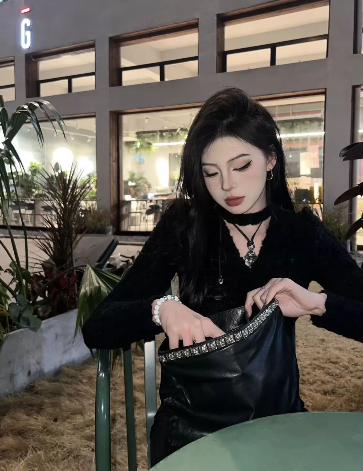 크롬하츠 크래시 양가죽 스터드 핸드 클러치 상세 이미지 27