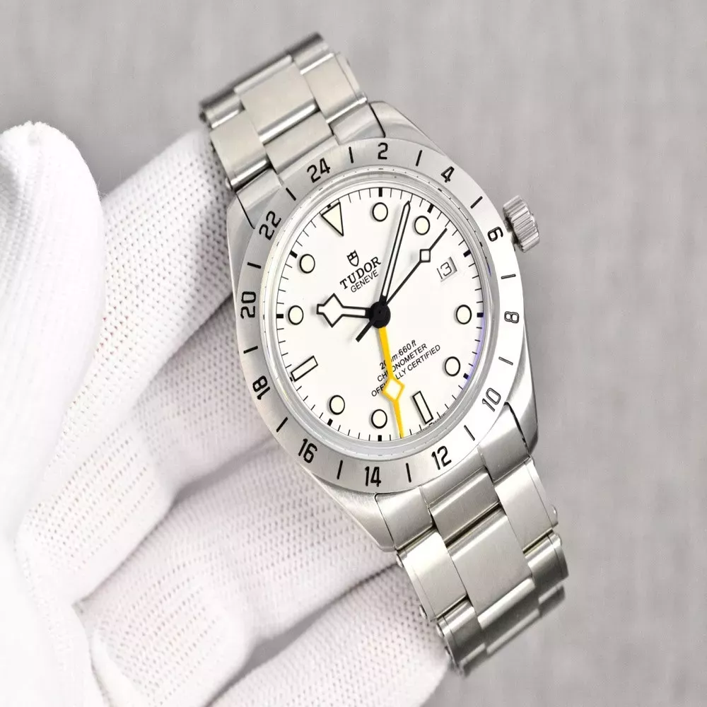튜더 블랙베이 프로 39mm GMT 스틸 손목시계