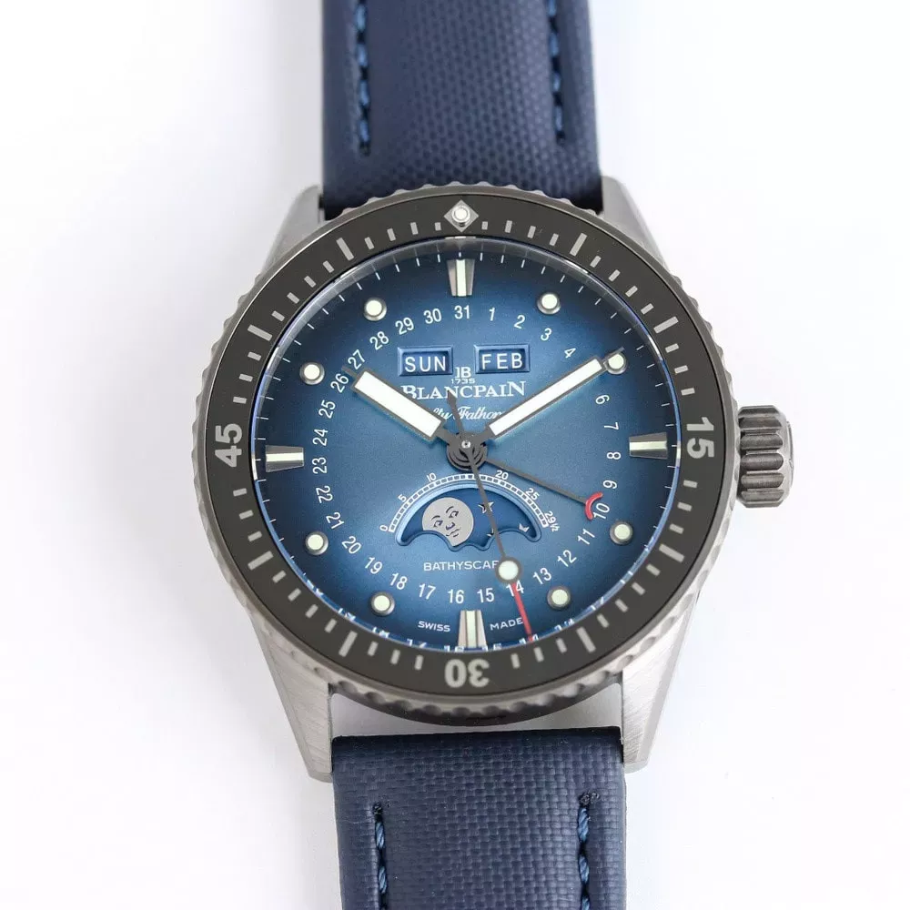 블랑팡 피프티 패덤즈 43.6mm 그레이 가죽 문페이즈 기계식 시계
