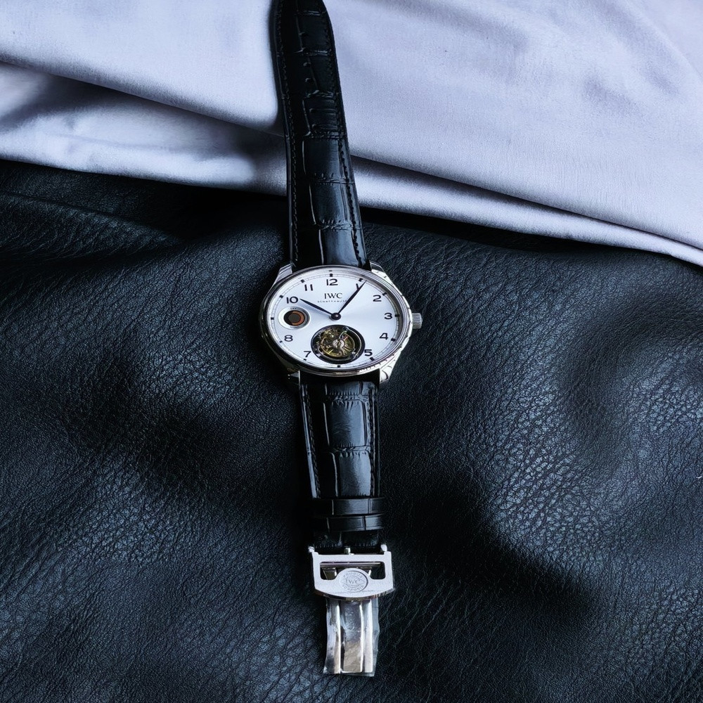 IWC샤프하우젠 42mm 투르비용 사파이어 크리스탈 가죽 손목시계