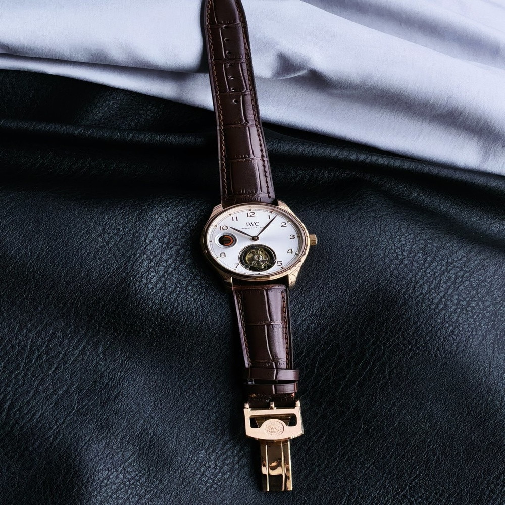 IWC샤프하우젠 42mm 투르비용 브라운 가죽 스트랩 손목시계