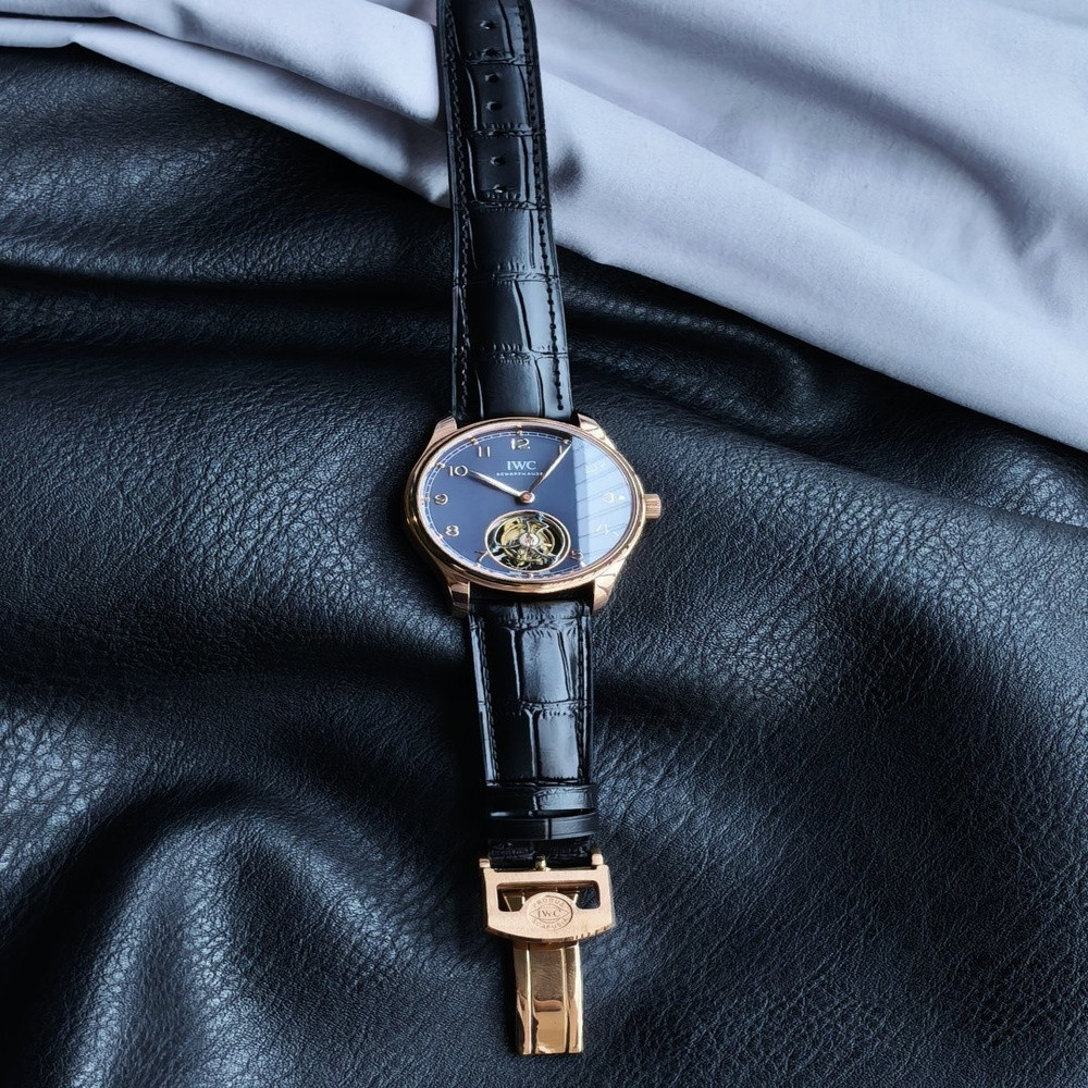 IWC샤프하우젠 42mm 투르비용 블루 다이얼 가죽 손목시계