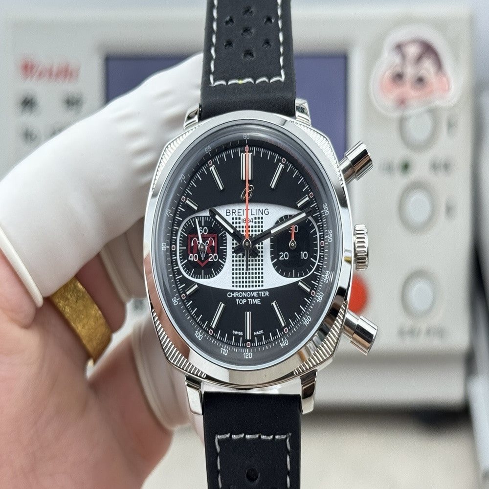 브라이틀링 탑타임 B01 레이싱 38mm 크로노그래프 가죽 시계