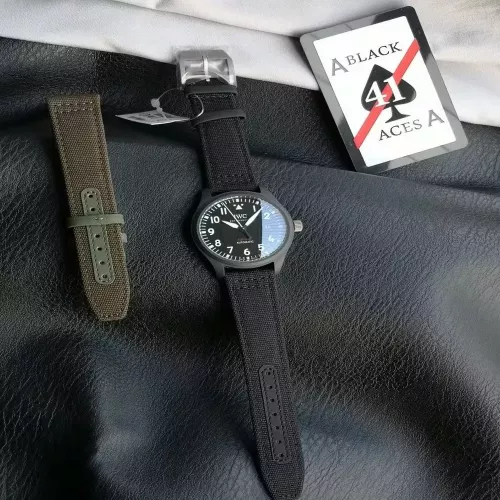IWC샤프하우젠 파일럿 LX6 41mm 블랙 다이얼 패브릭 스트랩 손목시계