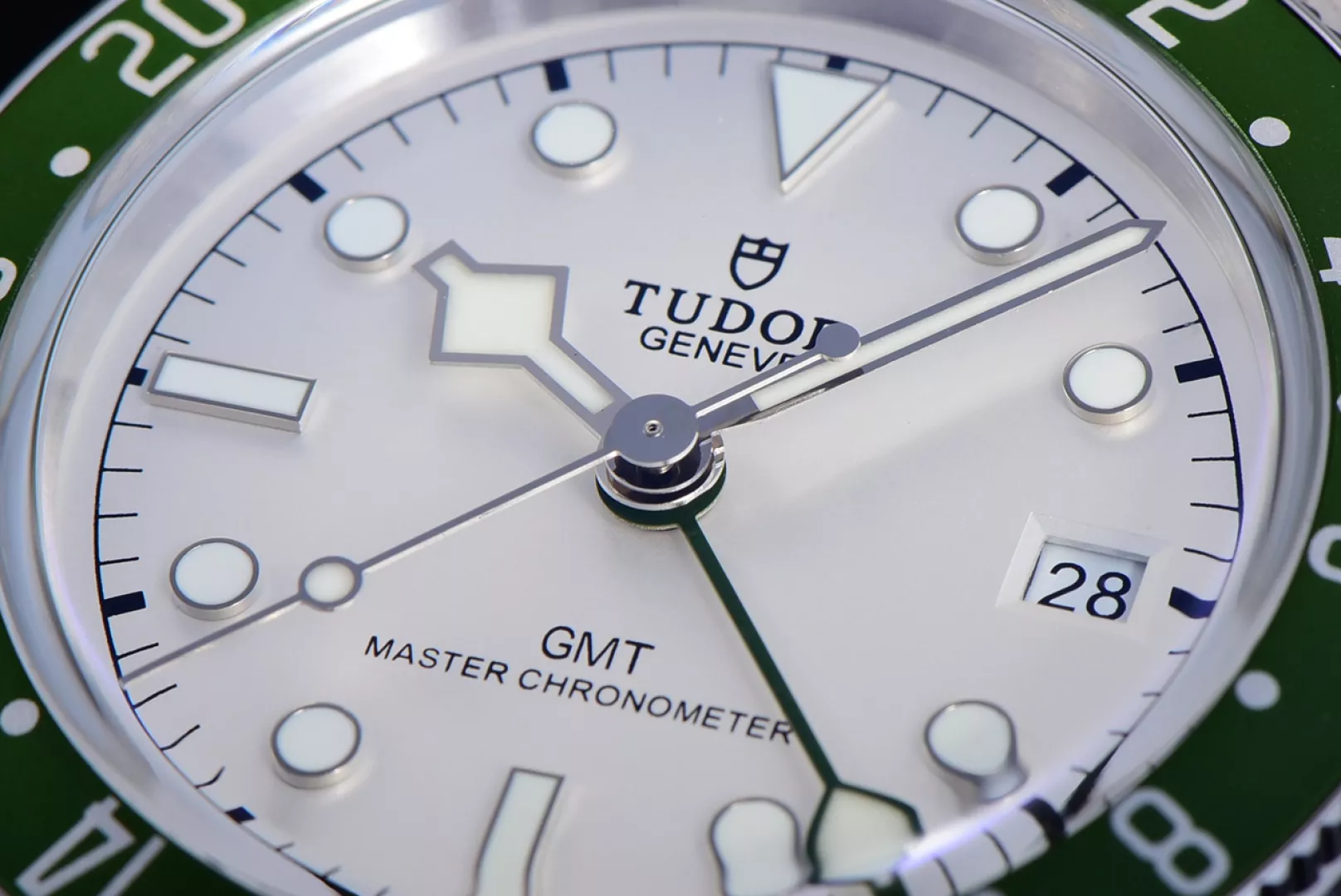 튜더 블랙베이 1958 GMT 39mm 스테인리스 스틸 시계 상세 이미지 11