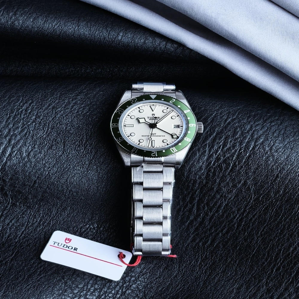 튜더 블랙 베이 1958 GMT 39mm 스틸 브레이슬릿 시계