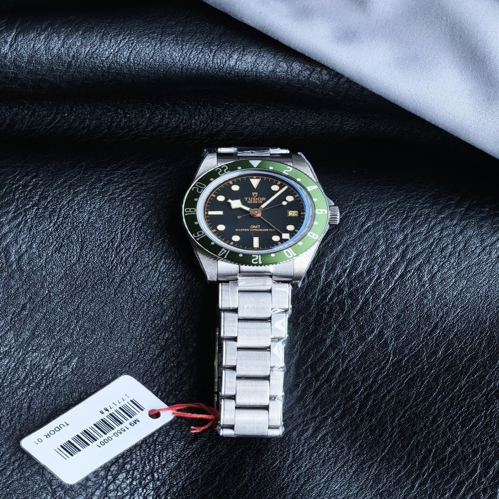 튜더 블랙 베이 1958 GMT 39mm 메탈 시계