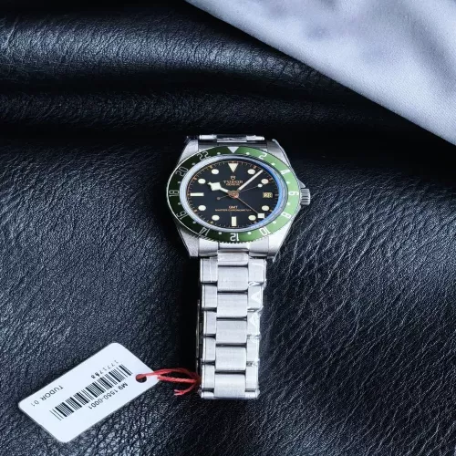 튜더 블랙 베이 1958 GMT 39mm 메탈 시계