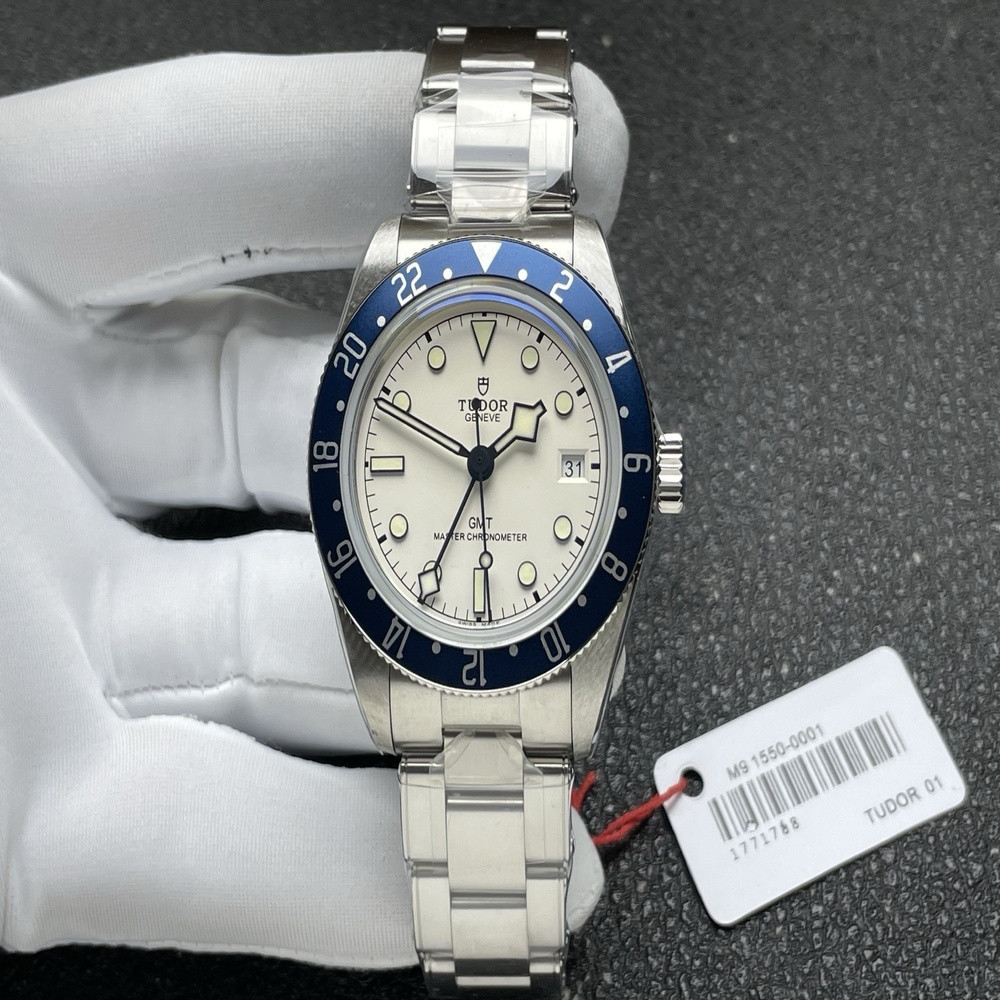 튜더 블랙 베이 1958 GMT 39mm 스테인리스 시계