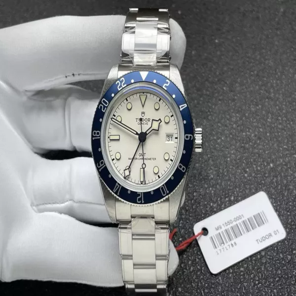 튜더 블랙 베이 1958 GMT 39mm 스테인리스 시계