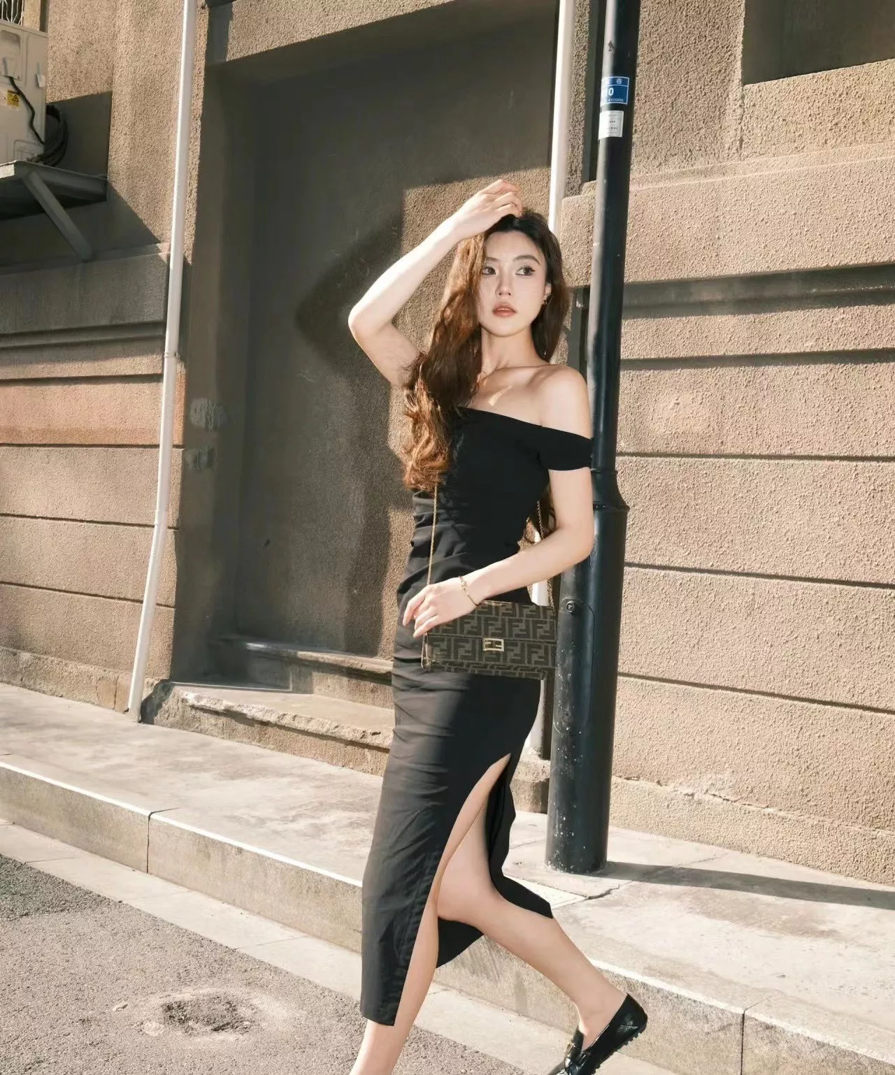 펜디 체인 스트랩 FF 자카드 바게트백 상세 이미지 15