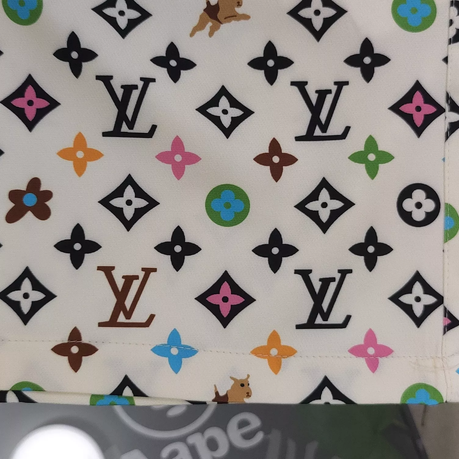 루이비통 LV 그래피티 올오버 프린트 비치 쇼츠 상세 이미지 8