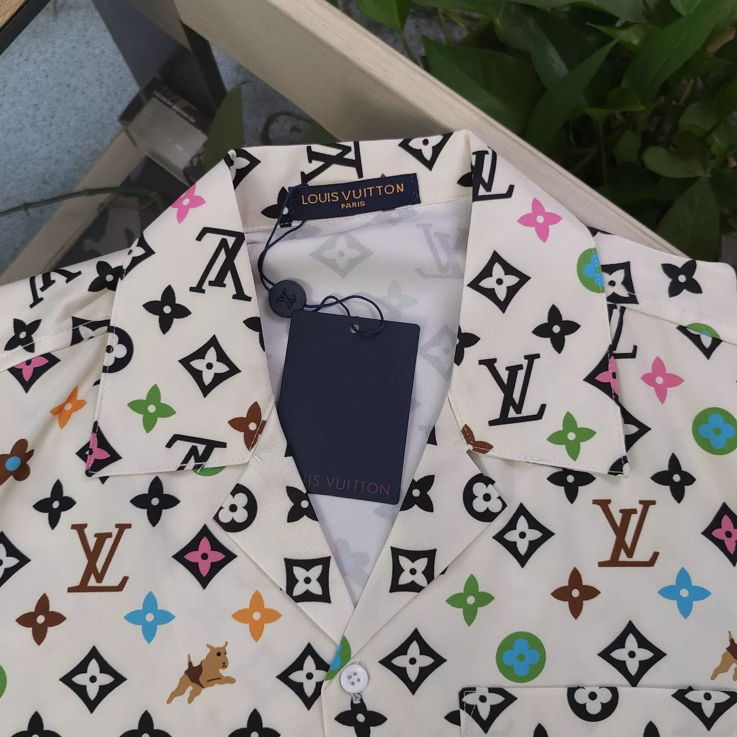 루이비통 LV 그래피티 올오버 프린트 반소매 셔츠 상세 이미지 4